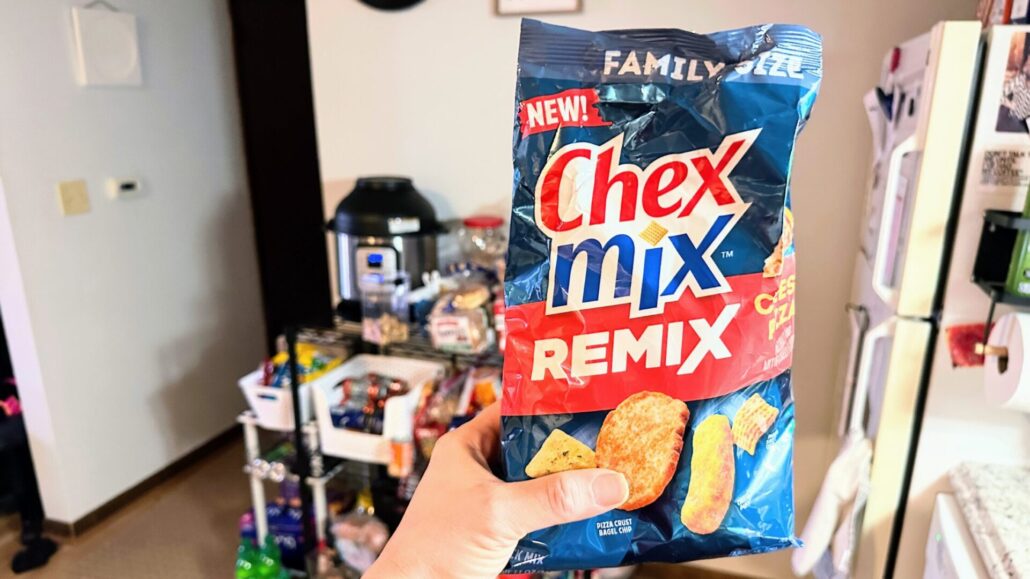 Chex Mix Cheesy Pizza Remix